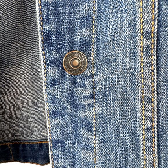 ❌ Sold Abercrombie & Fitch Denim Jacket distressed Medium wash Size XS - Picture 8 of 13